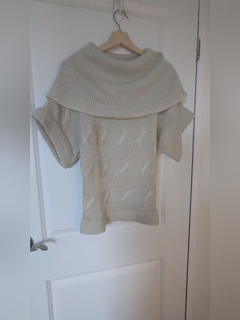 Capucino Cream Cable Knit Cowl Neck Short Sleeve Sweater Size M/M